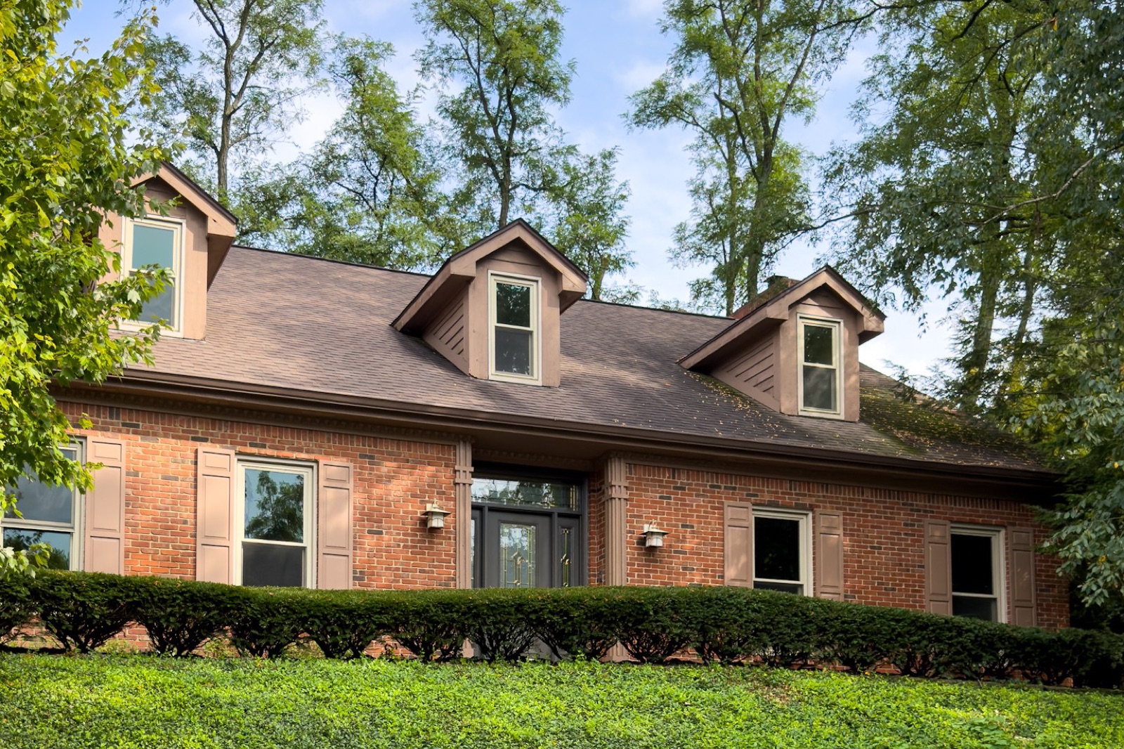 1974 Scenic Hills Ct, Dayton OH 45459, front exterior