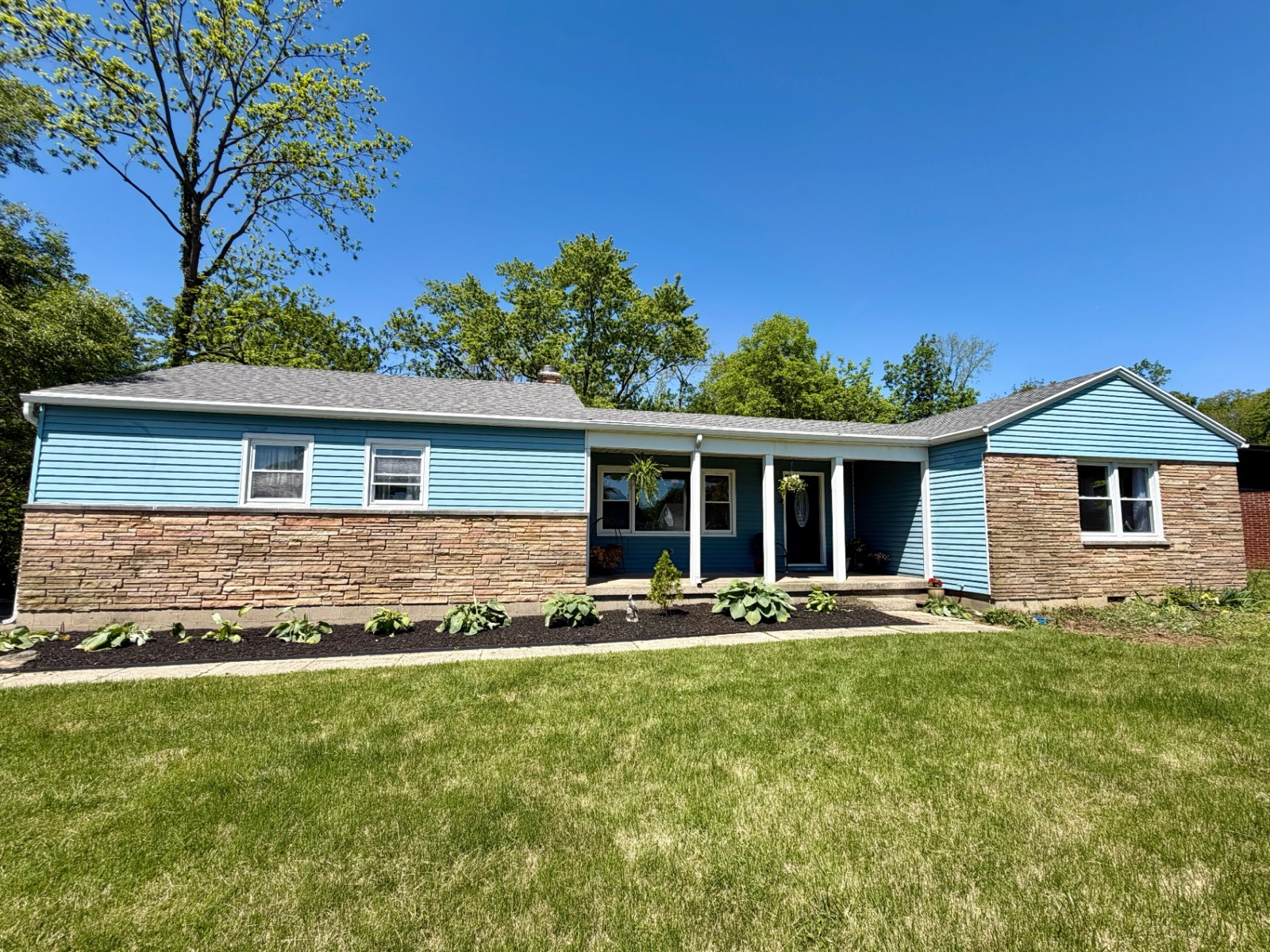 233 Grand Vista, Beavercreek OH — front exterior