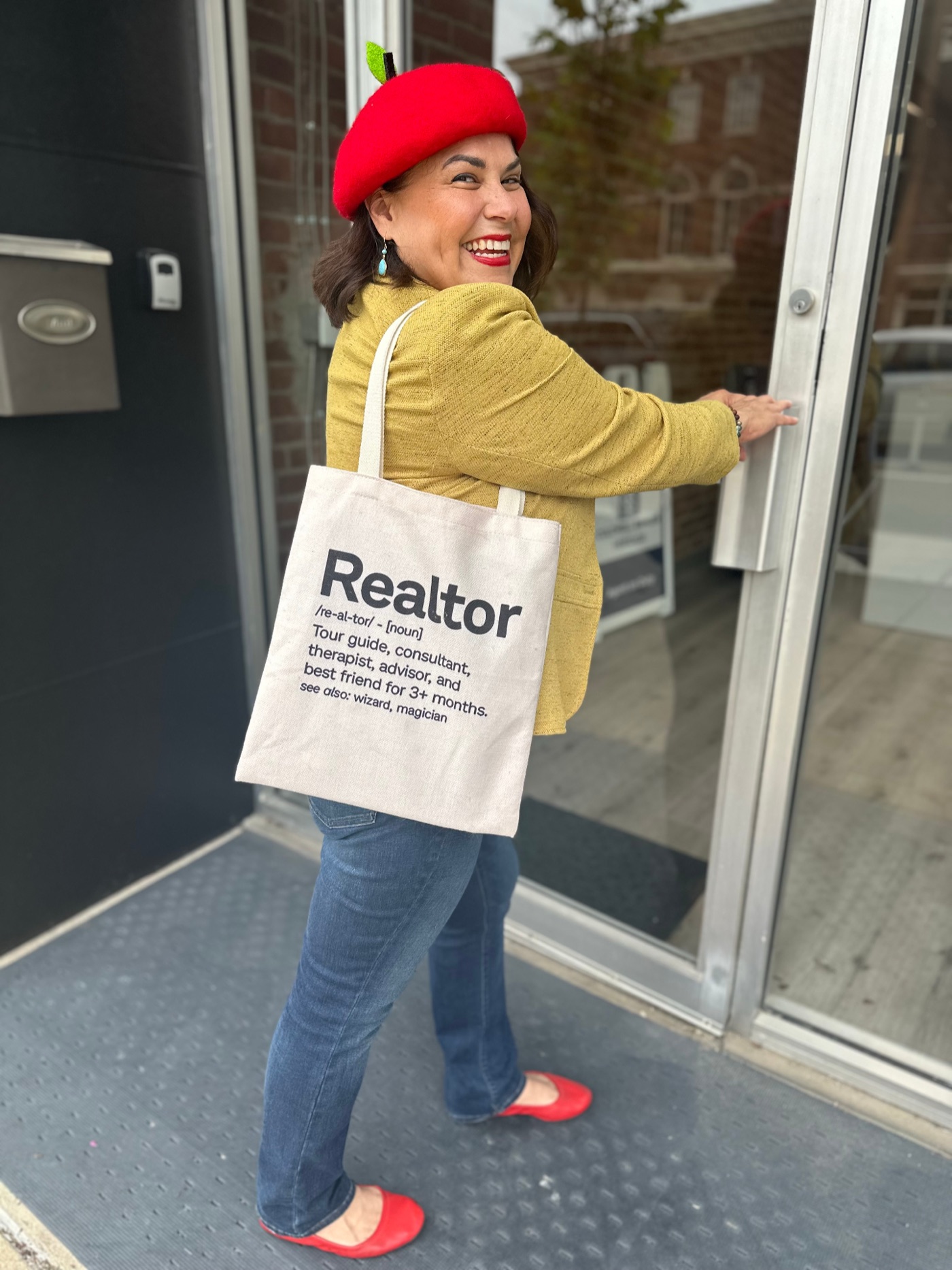 Laura - The Unicorn Realtor